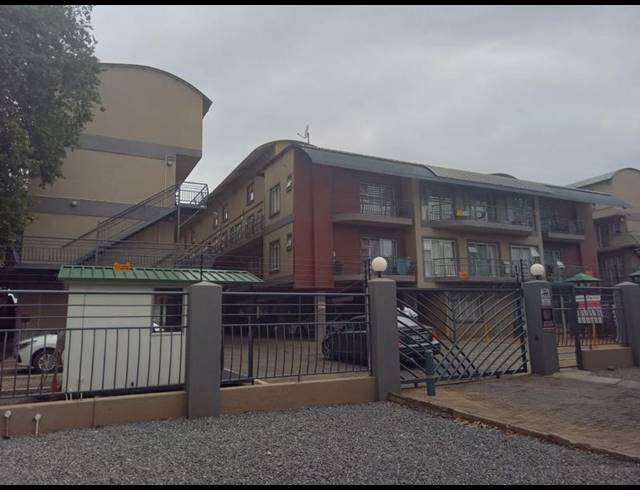 1 BEDROOM APARTMENT FOR SALE IN RUSTENBURG CENTRAL